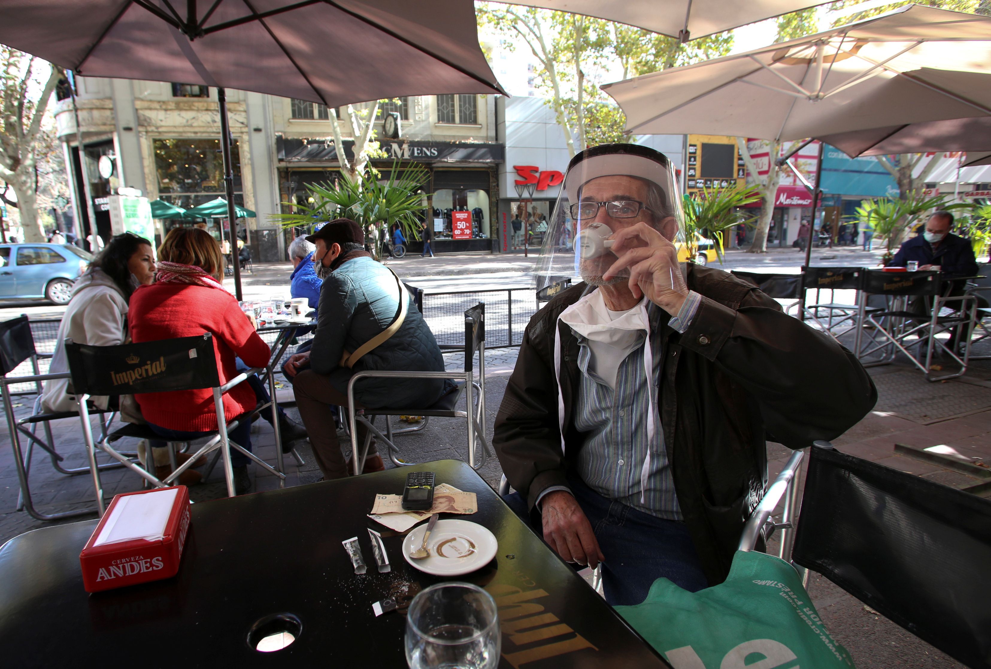 Como sera el protocolo en la Ciudad para la apertura gastronomica al aire libre