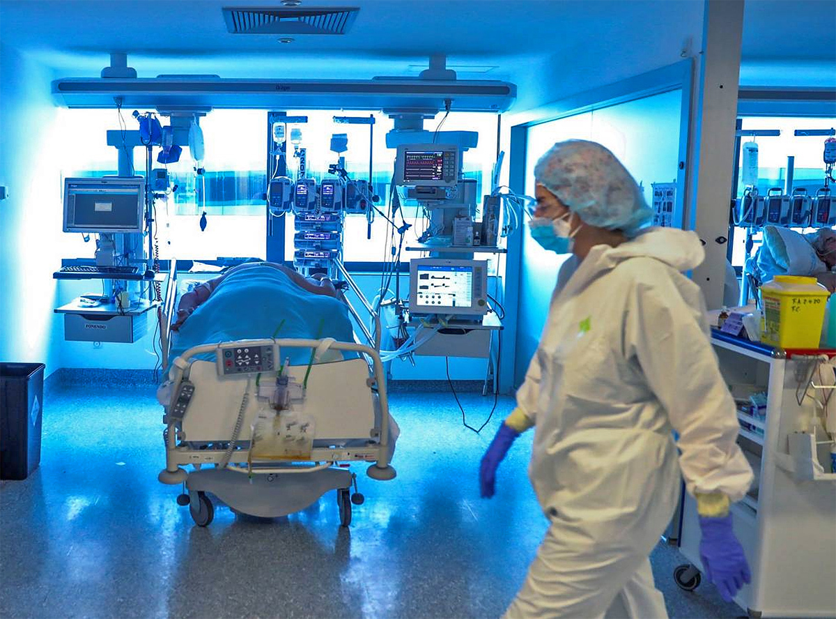 Tres personas murieron por coronavirus en la provincia, que acumula 77 victimas fatales