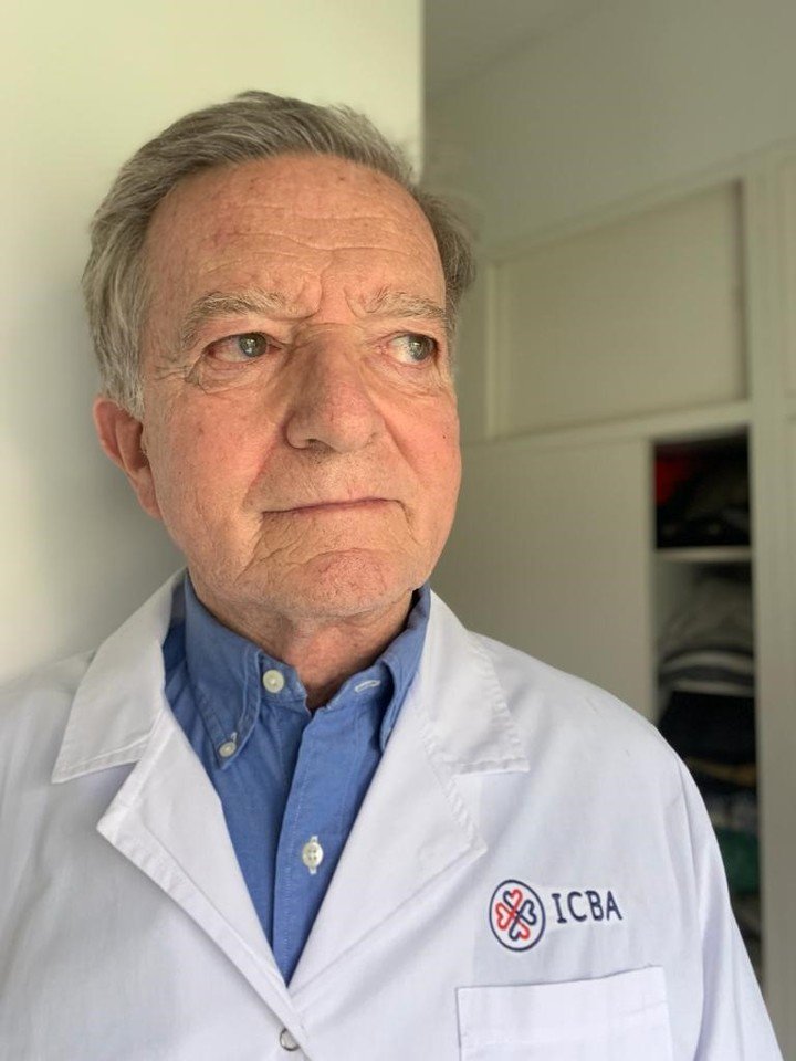 Loizaga es medico clinico, psicoanalista e instructor en tecnicas de meditacion?.