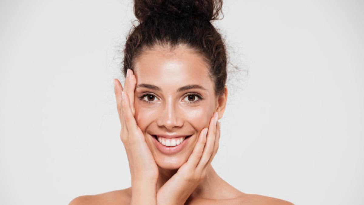 Principal Los cepillos ayudan a eliminar con mas facilidad las impurezas del rostro.