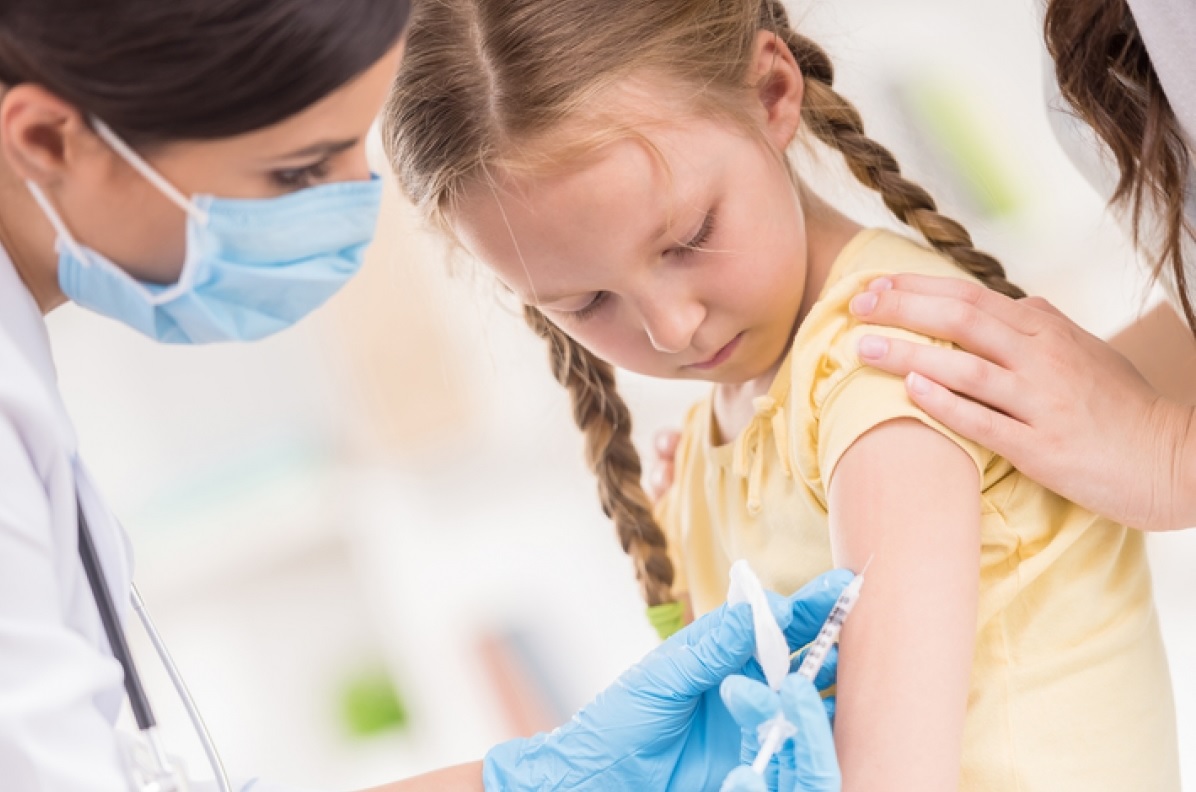 Hasta el momento no se estan testeando vacunas contra el coronavirus en niños