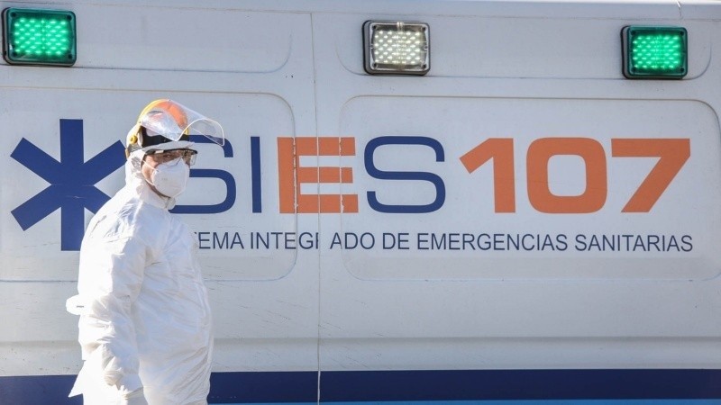 "Las ambulancias terminan siendo camas moviles", preocupacion por la situacion en Rosario