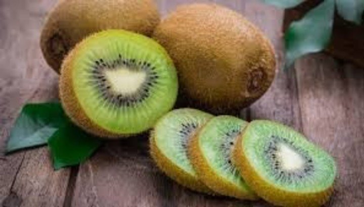 El kiwi, rico en vitamina C.