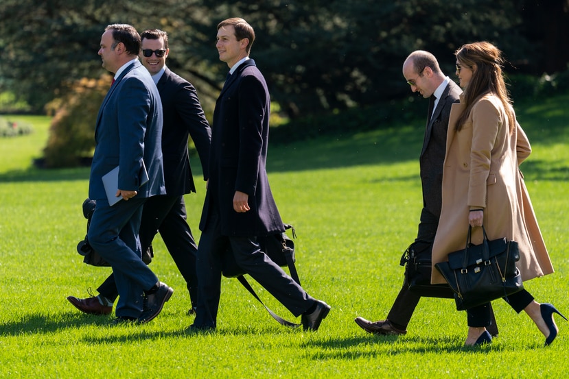 Estas son las personas que arrojaron positivo a coronavirus tras compartir con Trump y visitar la Casa Blanca
