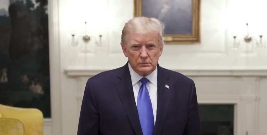Donald Trump filmo un mensaje de agradecimiento antes de su internacion