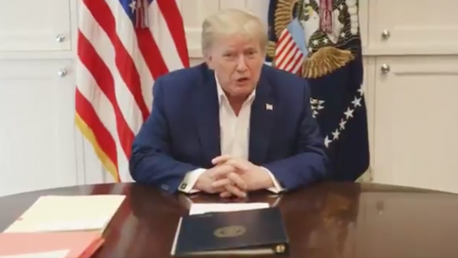 Donald Trump en su regreso a la Casa Blanca tras tener Covid Donald Trump en su regreso a la Casa Blanca tras tener Covid.