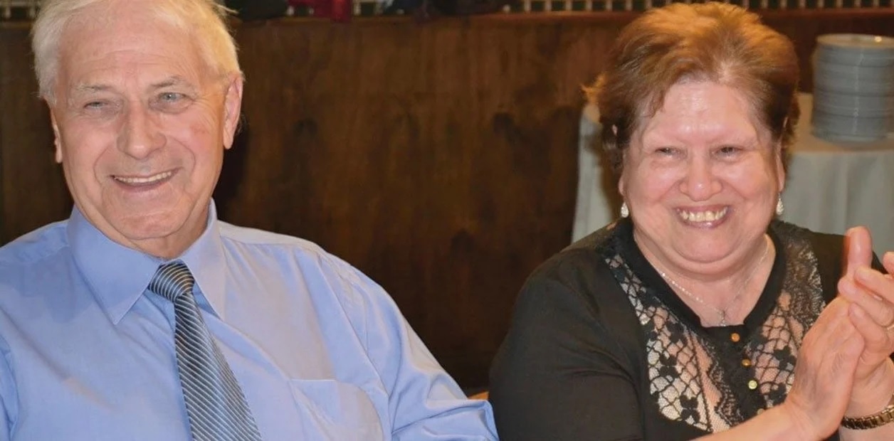 Una pareja de mas de 50 años de casados murio de coronavirus el mismo dia