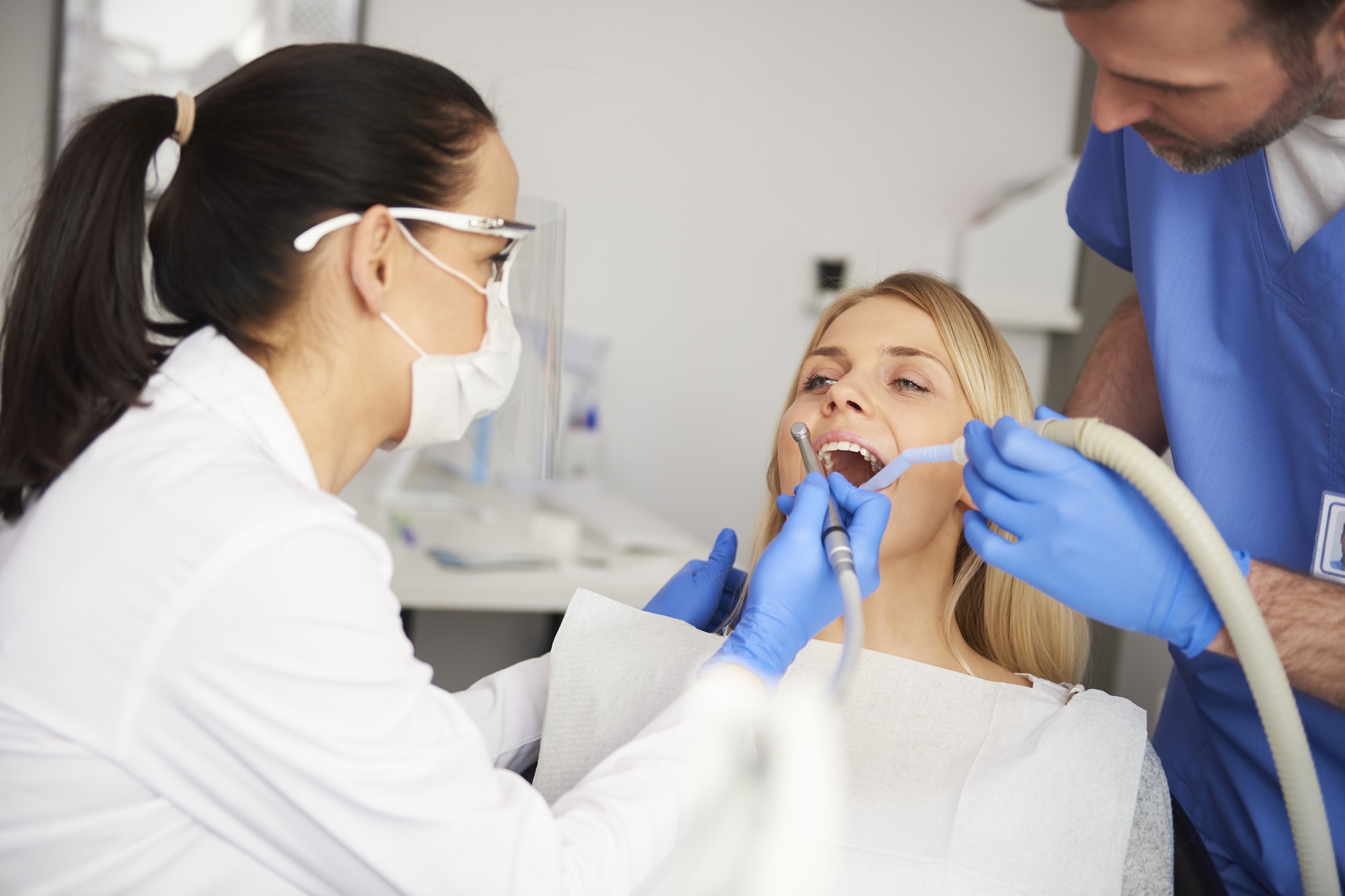 Nueva ayuda de la Seguridad Social en 2025: dentista gratis para los que cumplan estos requisitos