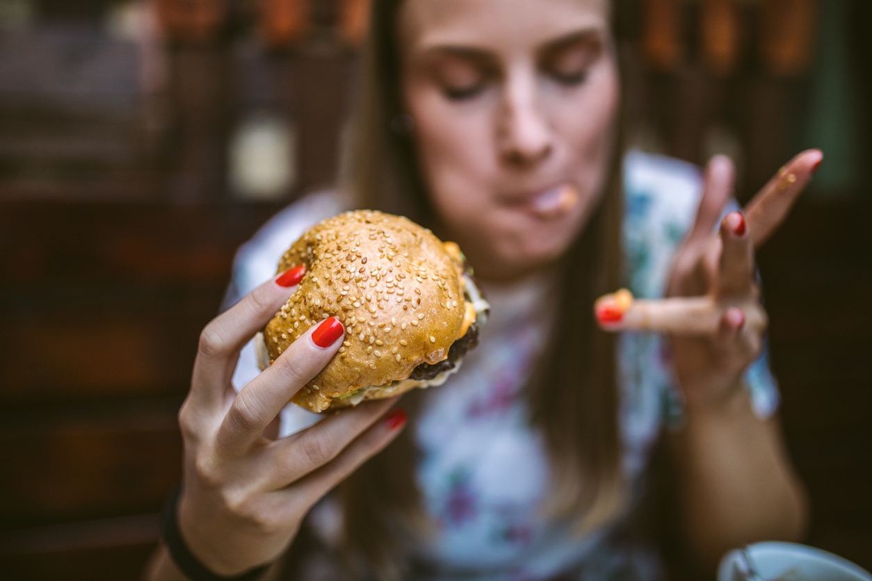 El consumo demasiado elevado de alimentos ultraprocesados se relaciona con un mayor riesgo de muerte prematura.