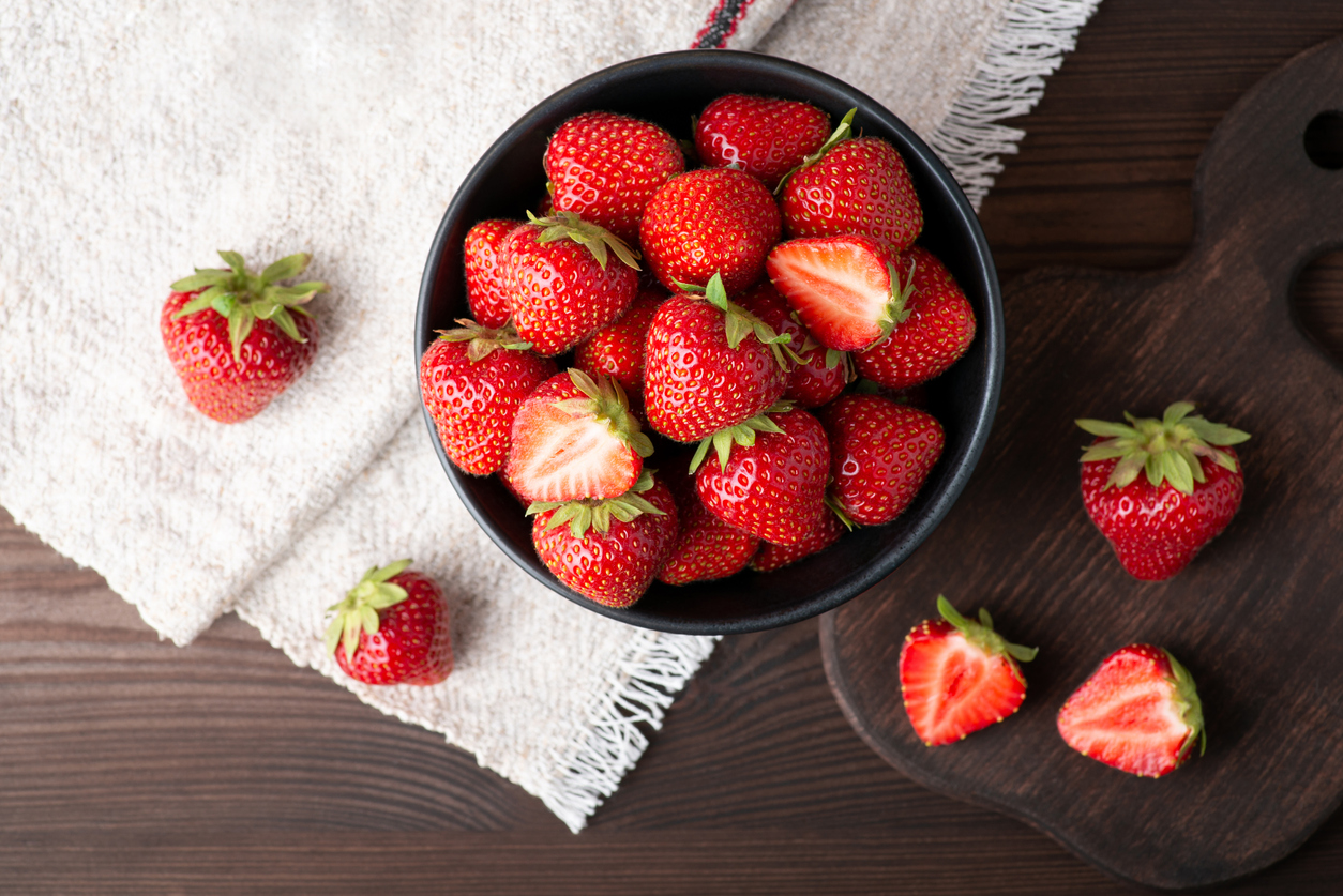 Taza con fresas
